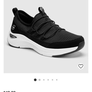 SKECHERS REGENA Women’s sneakers size 8. NWT